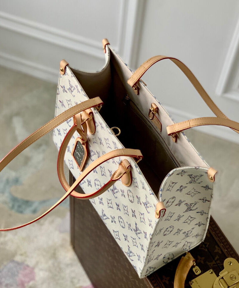 Louis Vuitton OnTheGo MM M24708 Cream